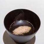 レストラン オオツ - 2024.7 ホロホロ鳥すね肉ミンチ ホロホロ鳥とすっぽんのスープ