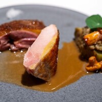 レストラン オオツ - 2024.7 かすみがうら市ジャフラトレーディング産ホロホロ鳥 ジロール茸 肝で麻婆茄子に見立てた翡翠茄子