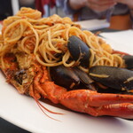 ALLA VENEZIANA - シーフードとロブスターのパスタ(一皿9€のつもりが/100g)