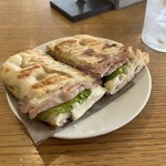 Mauto Caffè - prosciutto cotto と formaggio