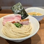 ジャパニーズ ラーメン 五感 - 
