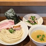 ジャパニーズ ラーメン 五感 - 