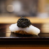 北浜鮨やまの - キャビアの量が半端ない