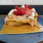 パティスリー リョーコ - カットしてから2秒後