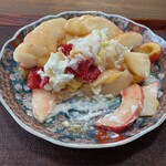 パティスリー リョーコ - 桃が多過ぎてタルト部分が見えなくなる現象