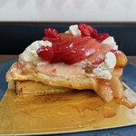 パティスリー リョーコ - カットしてから4秒後