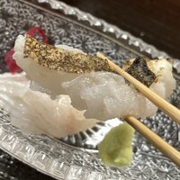 よし町 - ちょっと皮目を炭火で炙る事で香ばしさとともに身の穴子の味わいが立ってて、これも印象深い一品。