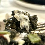 カラ カルメン - その喪服美人にガーリックバターを♡もう、辛抱できません。