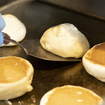 Sakura Cafe Hanon - 1枚1枚心をこめて焼いています