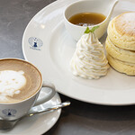 Sakura Cafe Hanon - パンケーキ＆ドリンクセット（ミハマパンケーキ＆カプチーノ）