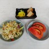 万里 - サラダ、トマト、厚揚げ、漬物 ♪