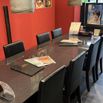 炭火焼肉うしまつ - 内観