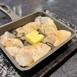 炭火焼肉うしまつ - 牡蠣バター