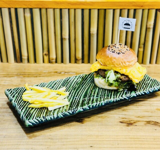KYONOMIYAKO BURGER （キョウノミヤコバーガー） - 七条