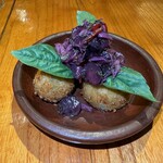 GLOU Wine & Bistro - 