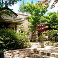 翠陽 - お店の外観はちょっと洋風でお洒落です