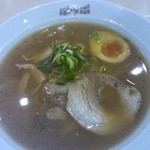 ポッポ - とんこつしょうゆラーメン（490円）