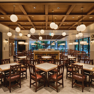 広々とした大正ロマン空間