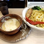 鶏白湯専門店 つけ麺まるや 千葉八千代米本店 - 鶏白湯塩つけ麺(大盛)
