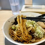 黒りりん - コシの強い平麺