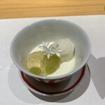 鮨 urag - デザート　ぶどうのブランマンジェ　シャインマスカットのシャーベット　デラウェアのジュレ