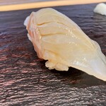 SUSHI TOKYO TEN、 - スズキの昆布じめ