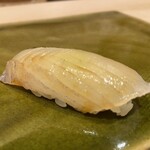鮨 みずかみ  - 握りはマコガレイから口福スタート