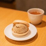 Beef Kitchen Nakamegurohonten - Monaka Ice (Kyoto Ippodo Hojicha Ice Cream)