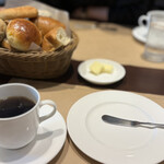 ブリアン - パンはもちろん、ホットコーヒーもお代わり無料