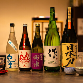 日本酒は常時10種類以上あり。無くなり次第入れ替わります！