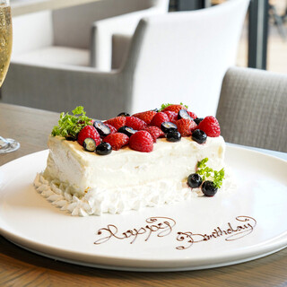 【記念日・誕生日に最適】メッセージ付きケーキ＆デザート