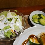 キッチン ブルー グローブ - サラダ、お新香のアップ