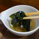 キッチン ブルー グローブ - わかめスープも具沢山