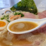 麺屋にじ丸 - カニと豚の旨味詰まったスープ