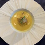 中国料理 翆陽 - 甘々娘のコーンスープ　香ばしく焼き上げたフカヒレ添え