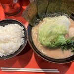 横浜ラーメン 斎藤家 - ラーメン味玉レタス ライス