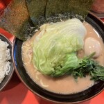 横浜ラーメン 斎藤家 - ラーメン味玉レタス
