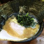 ラーメン 末廣家 - ラーメン（ヤバウマ）