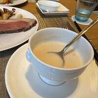 MIDO RESTAURANT PIC NIKA - 