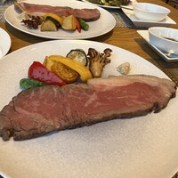 MIDO RESTAURANT PIC NIKA - 