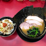 とらきち家 光 - 焼きロースチャーシュー麺＋賄い飯セット1,350円＋海苔増し100円