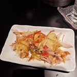 ワタリガラス - 南蛮漬け。写真撮る前に、ちょっと崩してしまったけど本日の魚の天ぷらはマグロとのこと。ふんわり、味付けも美味しい!