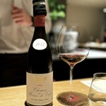 マンサルヴァ - これは凄い！
      グロ・フレールの「シュマン・デ・モワンヌ・ド・ヴェルジ」。
      ヴォーヌ・ロマネ内のどのアペラシオンにも属さない畑で作った、その1stヴィンテージ。
      プラムのような酸と甘さが魅力的。