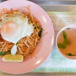 東桜パクチー - タイの焼きそば（パッタイ）¥780
　（＋目玉焼き¥70 ＋大盛¥100）
