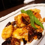 口福菜 亀吉 - 海老とモッツァレラチーズの唐辛子炒め