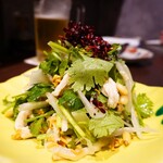 口福菜 亀吉 - パクチーと蒸し鶏のサラダはまっています♪