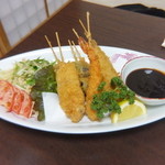 魚河し居魚亭 - 串揚げ盛り合せ（5本）
