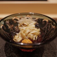 あま木 - □自家製心太、渡り蟹の剥き身と内子、千切り大根載せ