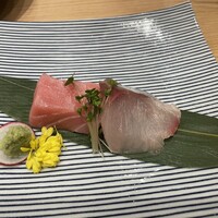 炭火とワインと純米酒 King Momo - 生まぐろ＆縞鯵（シマアジ）の刺身〜♪