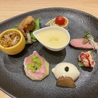 炭火とワインと純米酒 King Momo - メッチャ美味い前菜盛り〜♪